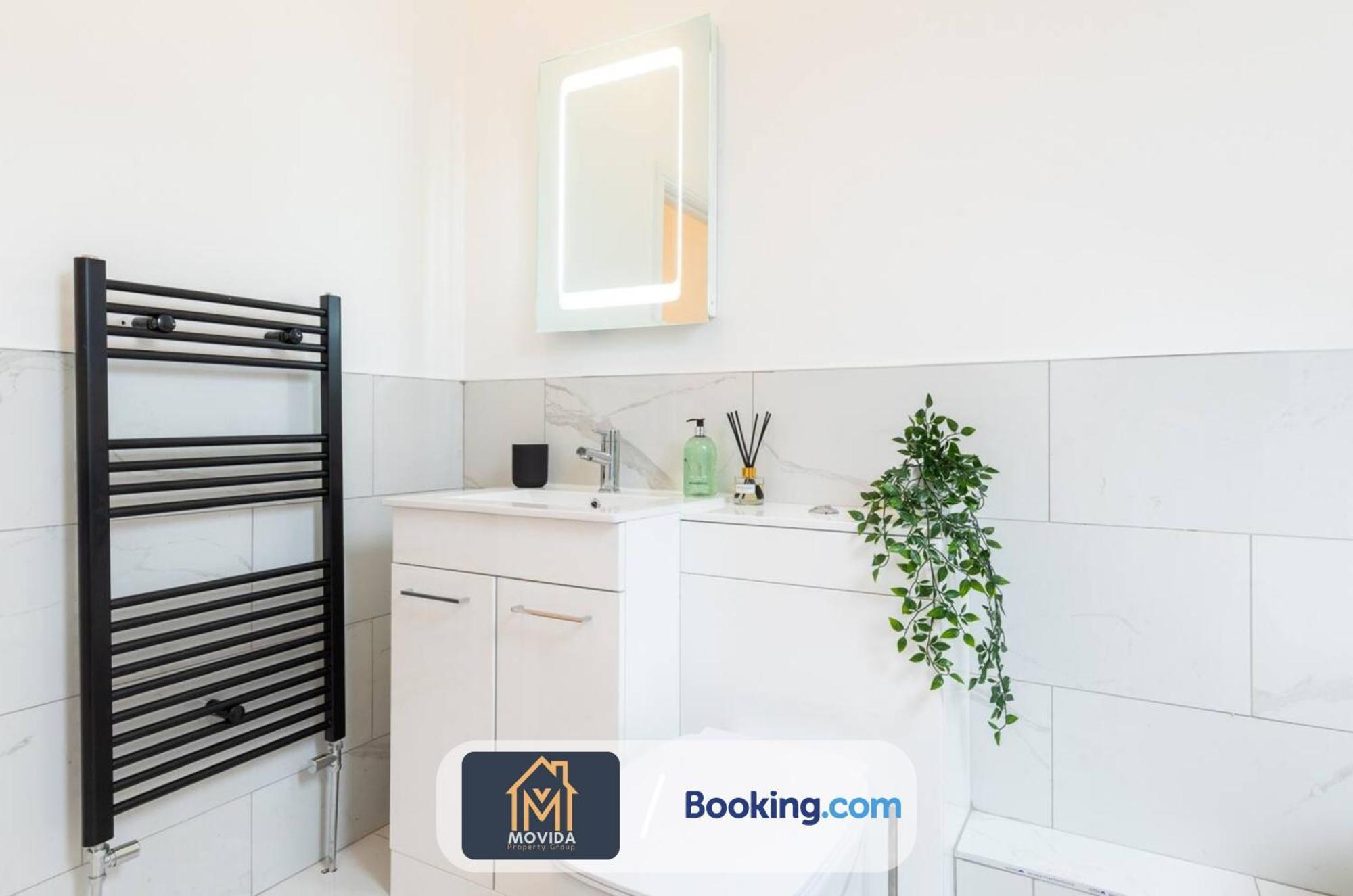 Central Elegant Three Bed Duplex By Movida Property Group Short Lets & Serviced Accommodation Harrogate Bagian luar foto